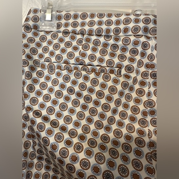 J. Crew City Fit trouser in size 0 - excellent used condition. - Picture 3 of 7